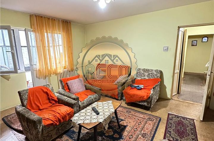 Apartament 3 camere de vanzare ROGERIUS - Bihor anunturi imobiliare Bihor