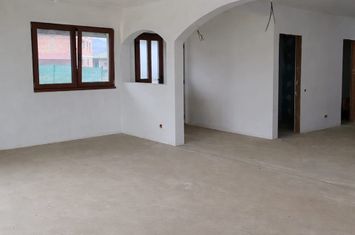 Casă - 3 camere de vanzare TAUTII-MAGHERAUS - Maramures anunturi imobiliare Maramures