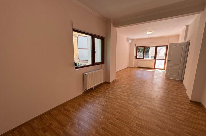 Inchiriere apartament 3 camere vila consolidata 2011 Cotroceni metrou Eroilor anunturi imobiliare Bucuresti