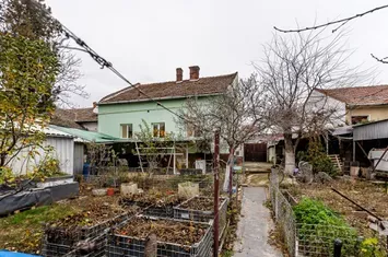 Casă solidă din cărămidă lângă Malul Mureșului cu 750 mp de teren anunturi imobiliare Arad