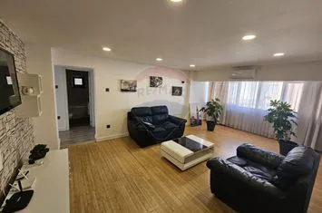 Apartament cu 3 camere de vânzare pe Magheru/Valcea anunturi imobiliare Valcea