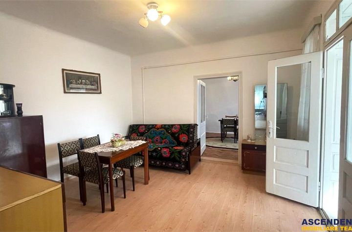Casă - 3 camere de vanzare UNIRII - Mures anunturi imobiliare Mures
