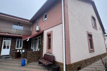 Vilă - 8 camere de vanzare RADAUTI - Suceava anunturi imobiliare Suceava