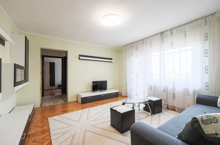 Apartament cu 2 camere la cheie, situat central anunturi imobiliare Arad