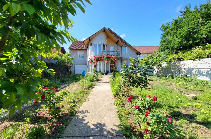 Casă - 6 camere de vanzare TARGU-JIU - Gorj anunturi imobiliare Gorj