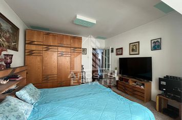 Apartament cu 3 camere, decomandat,2 bai, 2 balcoane, centrala proprie anunturi imobiliare Timis