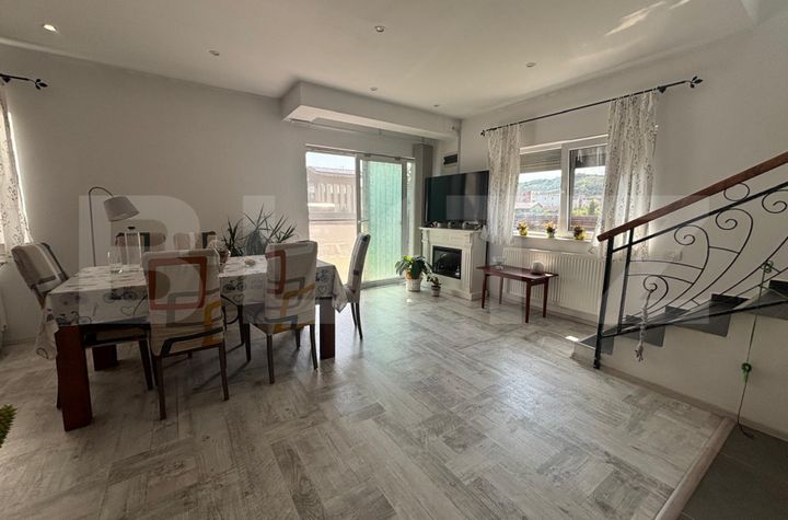 Vilă - 5 camere de vanzare FLORESTI - Cluj anunturi imobiliare Cluj