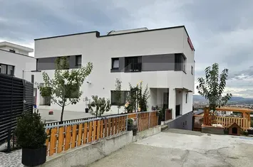 Vilă - 10 camere de vanzare FLORESTI - Cluj anunturi imobiliare Cluj