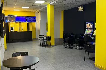 Spatiu Titan 90 mp zona Piata 1 Decembrie 1918 anunturi imobiliare Bucuresti