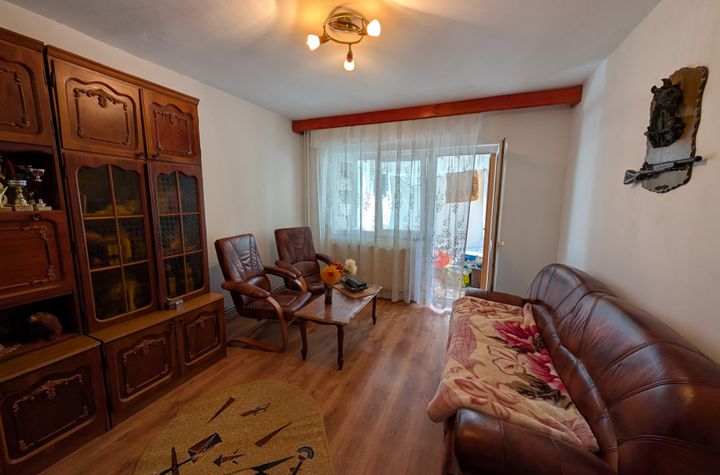 Apartament 3 camere de vanzare BACAU - Bacau anunturi imobiliare Bacau
