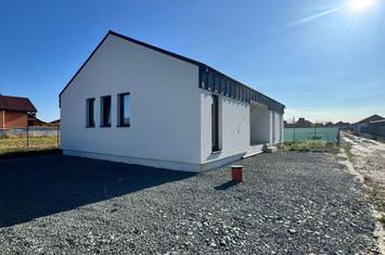 Casă - 4 camere de vanzare MOCIRA - Maramures anunturi imobiliare Maramures