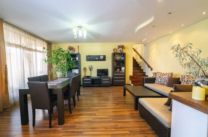 Vilă - 15 camere de vanzare OCNA SIBIULUI - Sibiu anunturi imobiliare Sibiu