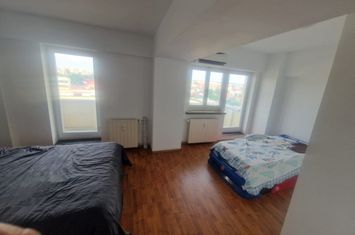 Apartament 4 camere de vanzare GEORGE ENESCU - Dolj anunturi imobiliare Dolj
