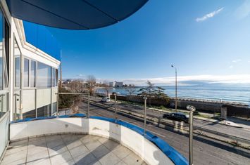 Spațiu comercial 600 mp în Kalamitsa, la 40 m de mare anunturi imobiliare Grecia