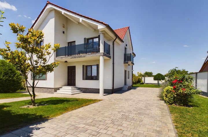 Vilă modernă cu 5 camere Curtici anunturi imobiliare Arad