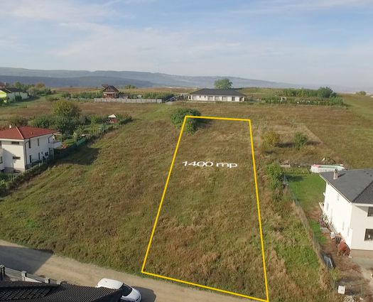 Teren Dezmir, 1400 mp