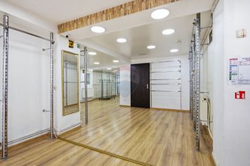 Spațiu comercial de 140mp de închiriat în zona Ultracentral anunturi imobiliare Iasi