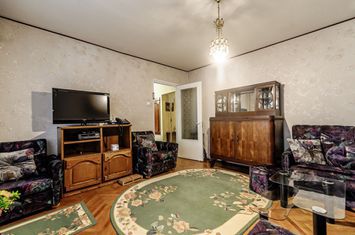 VÂNDUT! Apartament decomandat 3 camere în Grădiște. anunturi imobiliare Arad