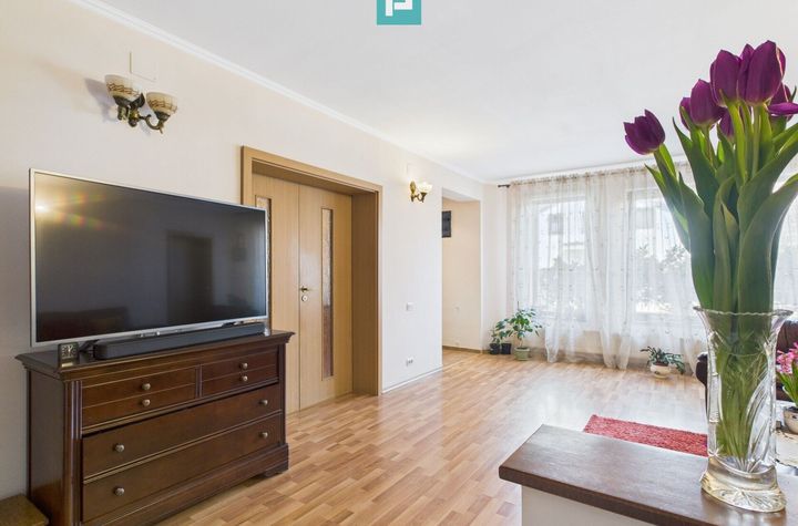 Vilă cu 7 camere, zona Aradului anunturi imobiliare Timis