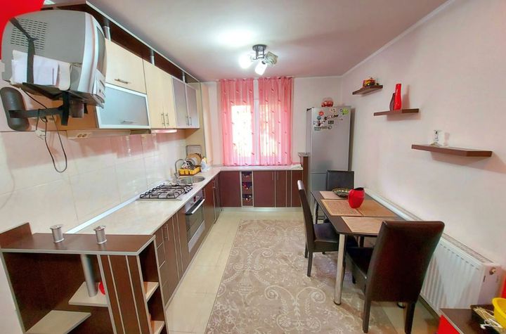 Apartament 3 camere de vanzare MANASTUR  - Cluj anunturi imobiliare Cluj