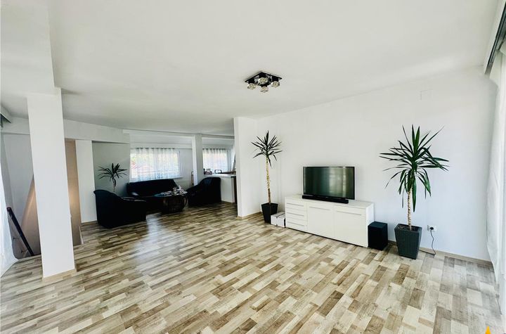 Spațiu comercial de inchiriat ASTRA - Brasov anunturi imobiliare Brasov