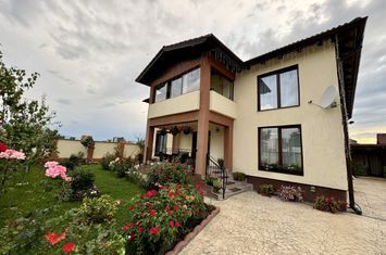 Casă Spațioasă de Vânzare în Ghimbav | Două Apartamente | Teren 600 mp anunturi imobiliare Brasov