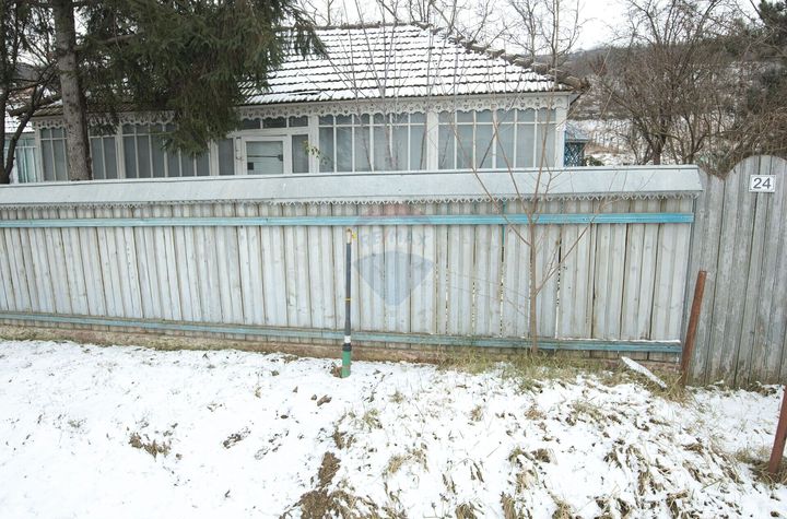 Casă  cu 3 camere de vânzare in Icuseni Victoria Iasi anunturi imobiliare Iasi