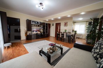 Apartament 4 camere de vanzare ZALAU - Salaj anunturi imobiliare Salaj