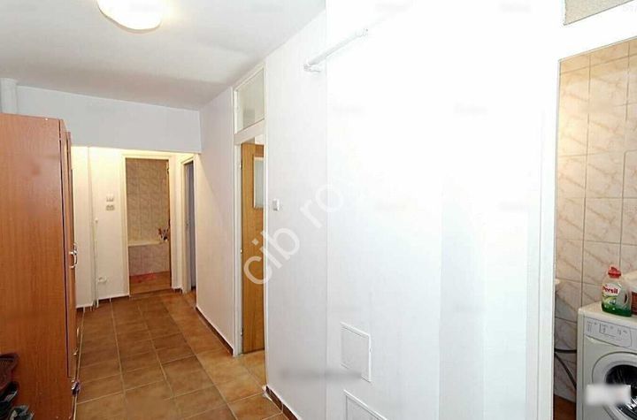 Inchiriez apt. CENTRAL 3 camere Splaiul Unirii, la 5 min. metrou Timpuri Noi, 12 min. Piata Unirii. anunturi imobiliare Bucuresti