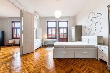 3 cam, 2 bai, 115mp, Ultracentral, la cheie, parcare inclusa, com 0 anunturi imobiliare Cluj