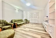 650 €, Vilă