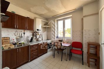 4 camere decomndat Piața Unirii | Terasă, parcare în curte securizata. anunturi imobiliare Timis