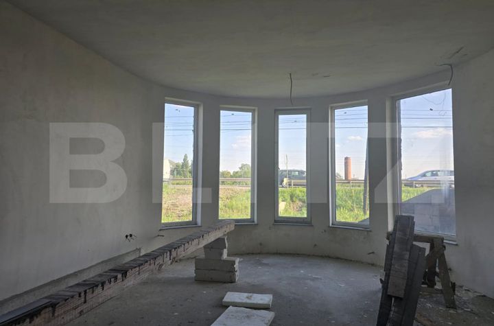 Casă - 8 camere de vanzare SATU MARE - Satu Mare anunturi imobiliare Satu Mare
