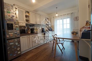 Apartament 3 camere pe doua nivele, 2 bai,  zona Ronat! anunturi imobiliare Timis