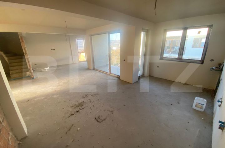 Apartament 4 camere de vanzare BACIU - Cluj anunturi imobiliare Cluj