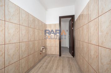 Aapartament 2 camere, luminos, etaj intermediar anunturi imobiliare Neamt