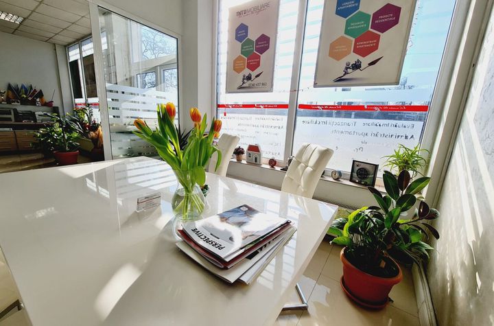 Apartament 3 camere semidecomandat de vanzare zona Alexandru cel Bun-Zimbru anunturi imobiliare Iasi