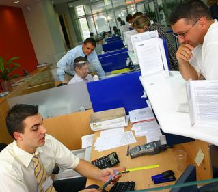 Banca Romaneasca taie din dobanzi