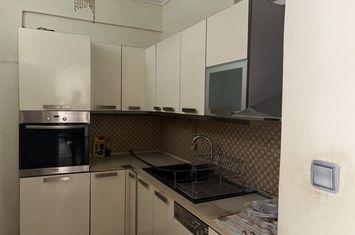 Apartament 80 mp, 2 dorm., etaj 2 — centrul Serres anunturi imobiliare Grecia