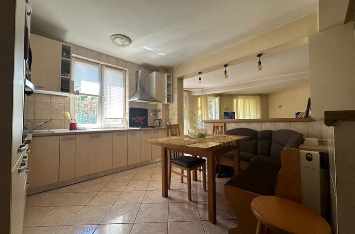 Vanzare - Vila - 7 camere - Curte 511 mp - Parcul Mogosoaia anunturi imobiliare Bucuresti