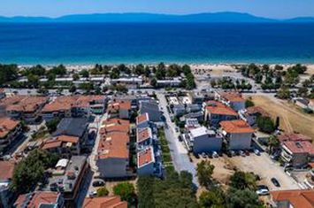 Mezonetă nouă 2 niveluri, 90 mp – Paralia Ofriniou anunturi imobiliare Grecia