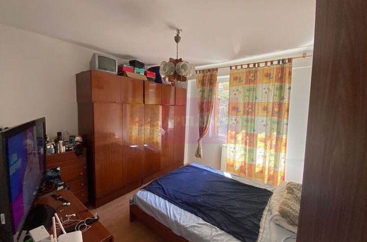 Vanzare apartament de 3 camere in Tineretului-metrou anunturi imobiliare Bucuresti