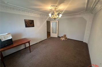 Apartament 4 camere de vanzare ULTRACENTRAL - Vrancea anunturi imobiliare Vrancea