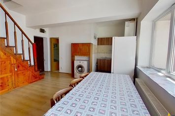 Apartament 3 camere de vanzare GARII - Brasov anunturi imobiliare Brasov