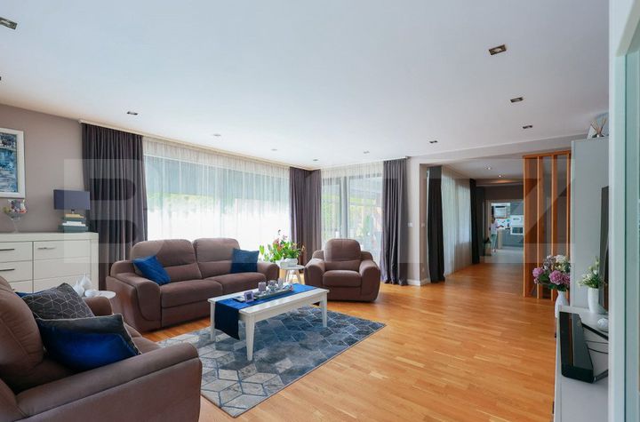 Vilă - 4 camere de vanzare ORADEA - Bihor anunturi imobiliare Bihor