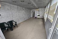 350 €, Spațiu comercial