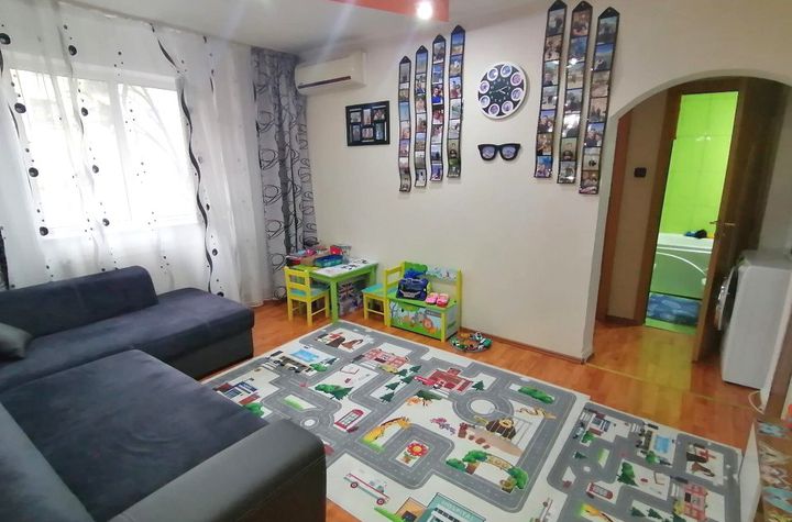 Apartament 3 camere de vanzare PITESTI - Arges anunturi imobiliare Arges