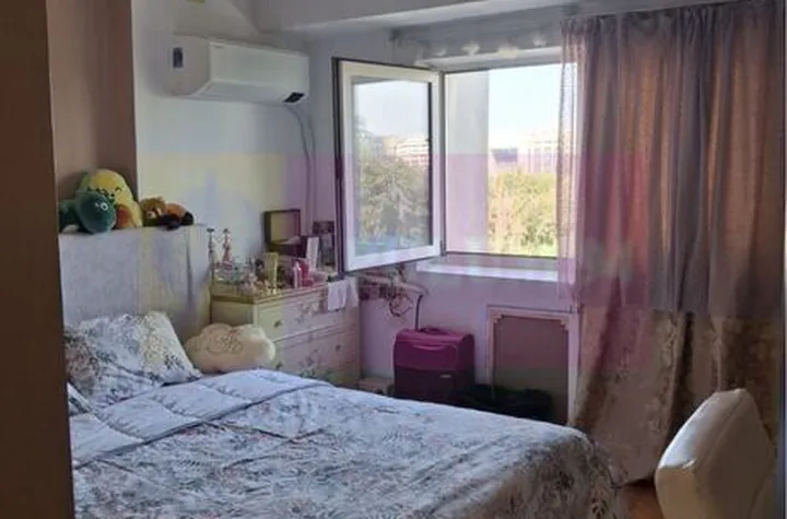Vanzare apartament 4 camere zona Unirii-stradal anunturi imobiliare Bucuresti