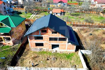 Vilă - 8 camere de vanzare IASI - Iasi anunturi imobiliare Iasi