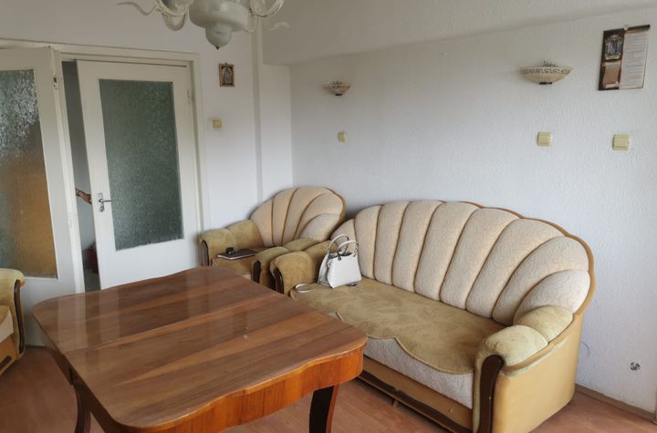 Apartament 3 camere de vanzare BRAZDA LUI NOVAC - Dolj anunturi imobiliare Dolj